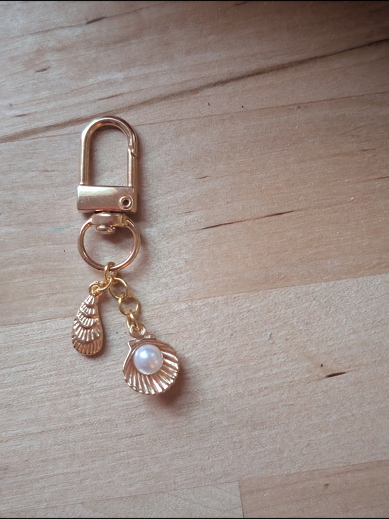 Handmade Accessories - Gold Shell & Pearl Keychain Charm